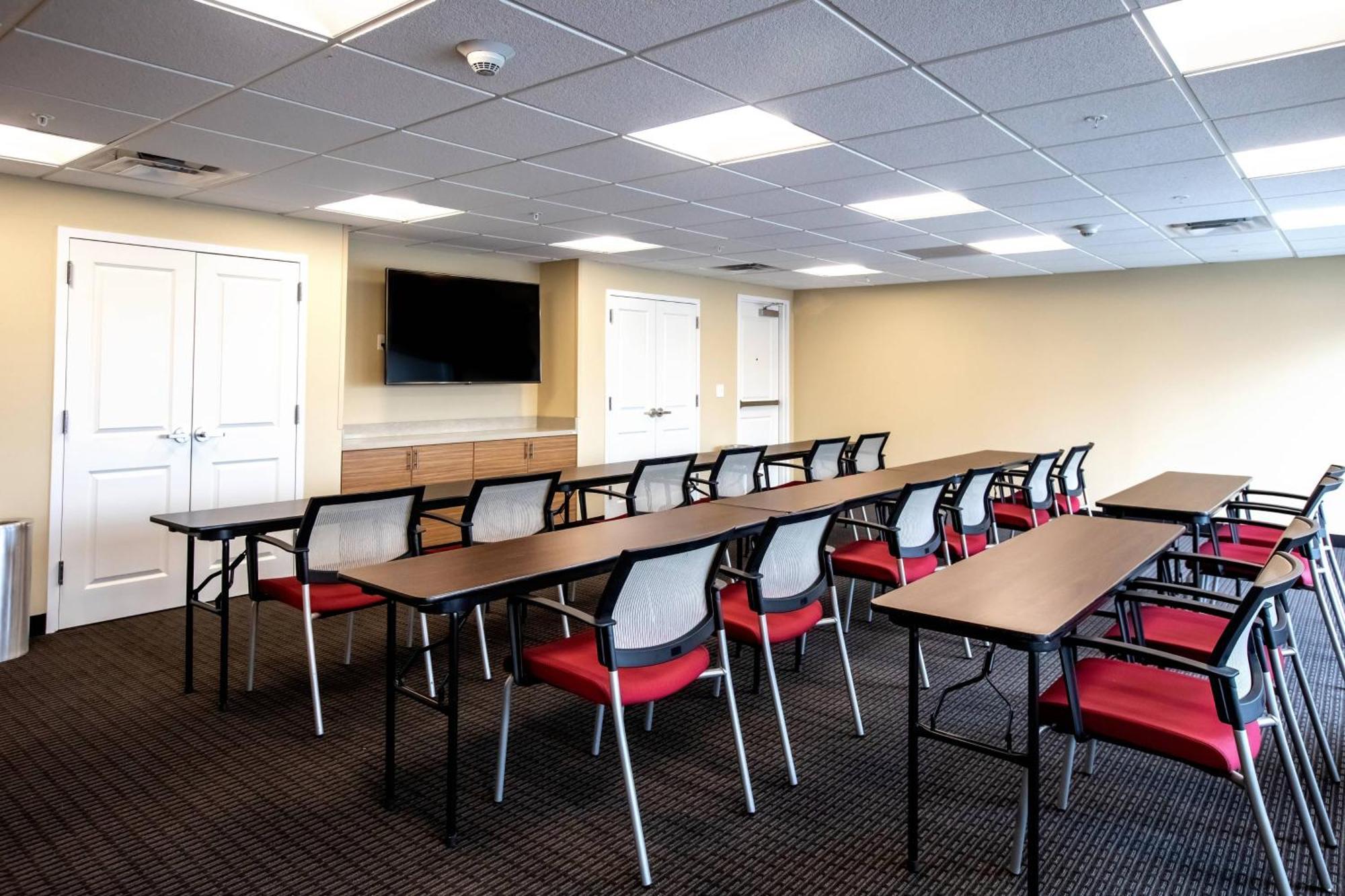 Towneplace Suites By Marriott Louisville Airport Экстерьер фото